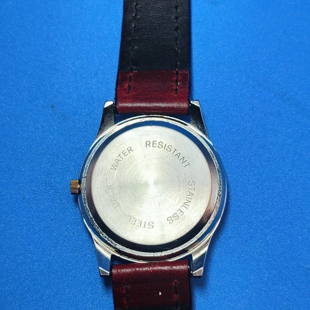 Vintage 2006 Canada Maple Leaf Japan Movt Leather 34mm Unisex Quartz Watch